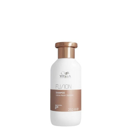 Wella Professionals Fusion Intense Repair Shampoo, 250ml Restorative Shampoo for Damaged Hair