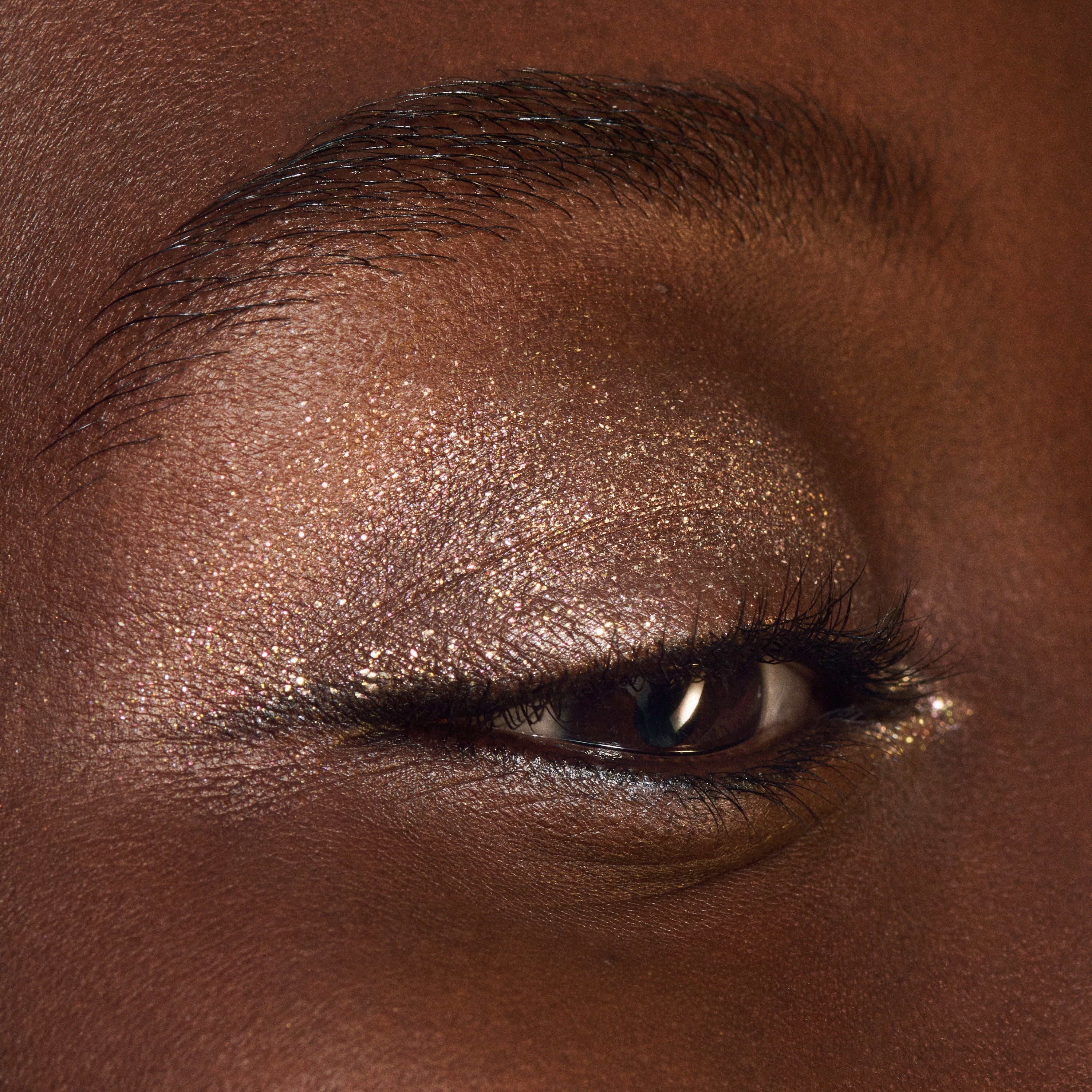 M.A.C Dazzleshadow Liquid Glitter Eyeshadow - Every Day Is Sunshine, 22.32ml Buy at Indicrest Image 6