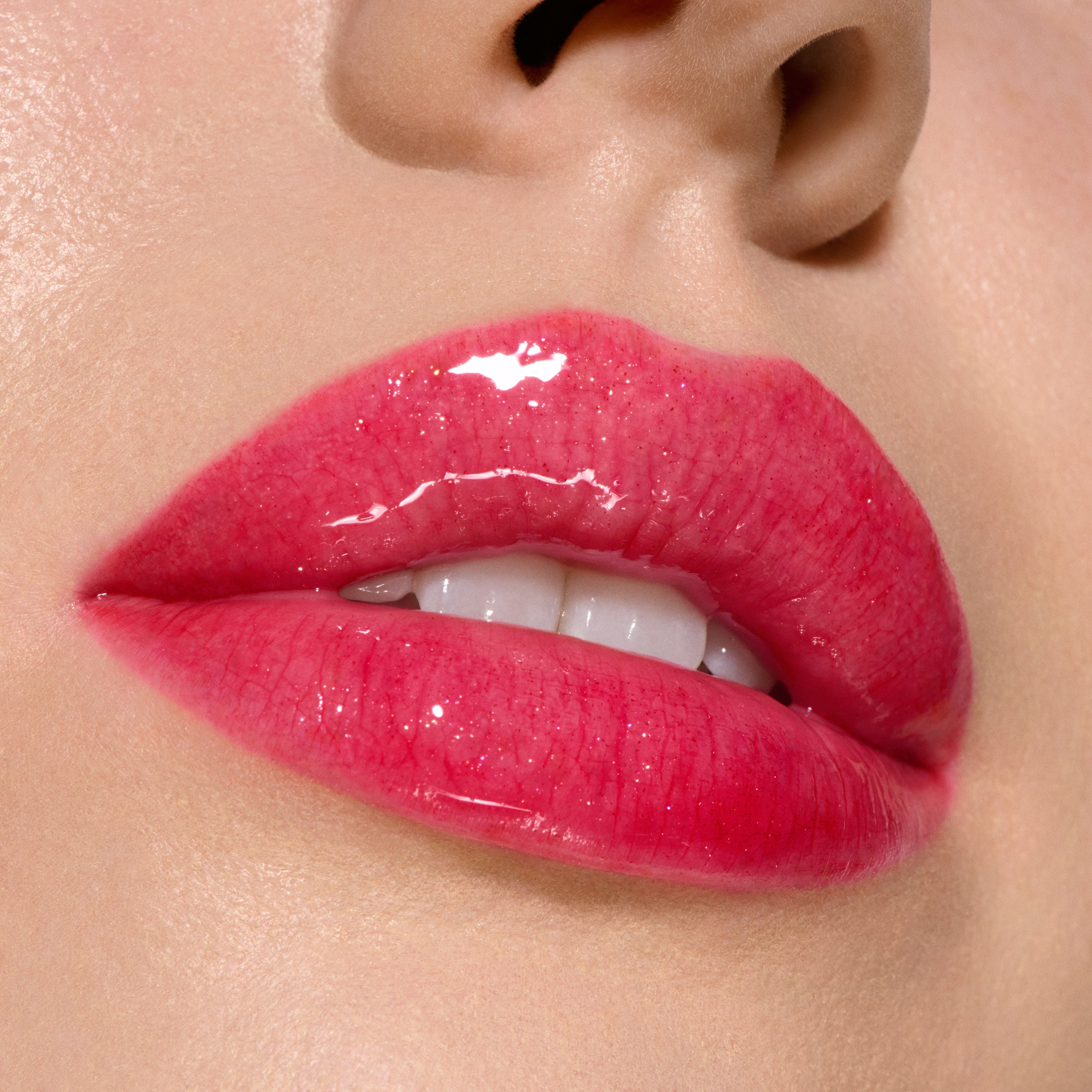 M.A.C Viva Glam Lipglass Air-Viva Kimmitment, 5ml